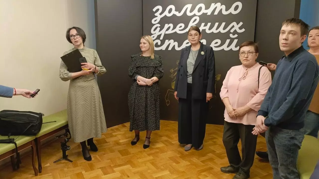Фарида Буреева и представители других музеев, приехавшие в Омск