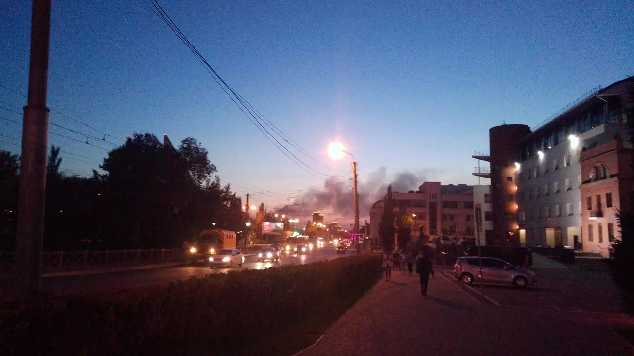 Омичи сообщили о пожаре в районе Иртышской набережной