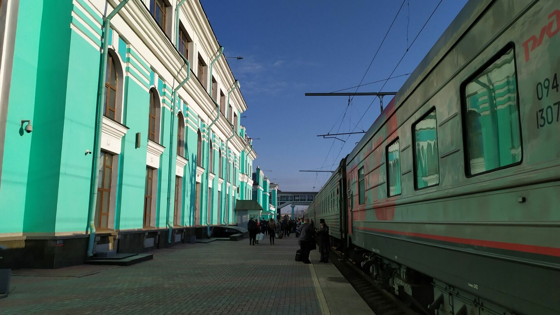 В Омске на станции Московка вагон грузового поезда сошел с рельсов