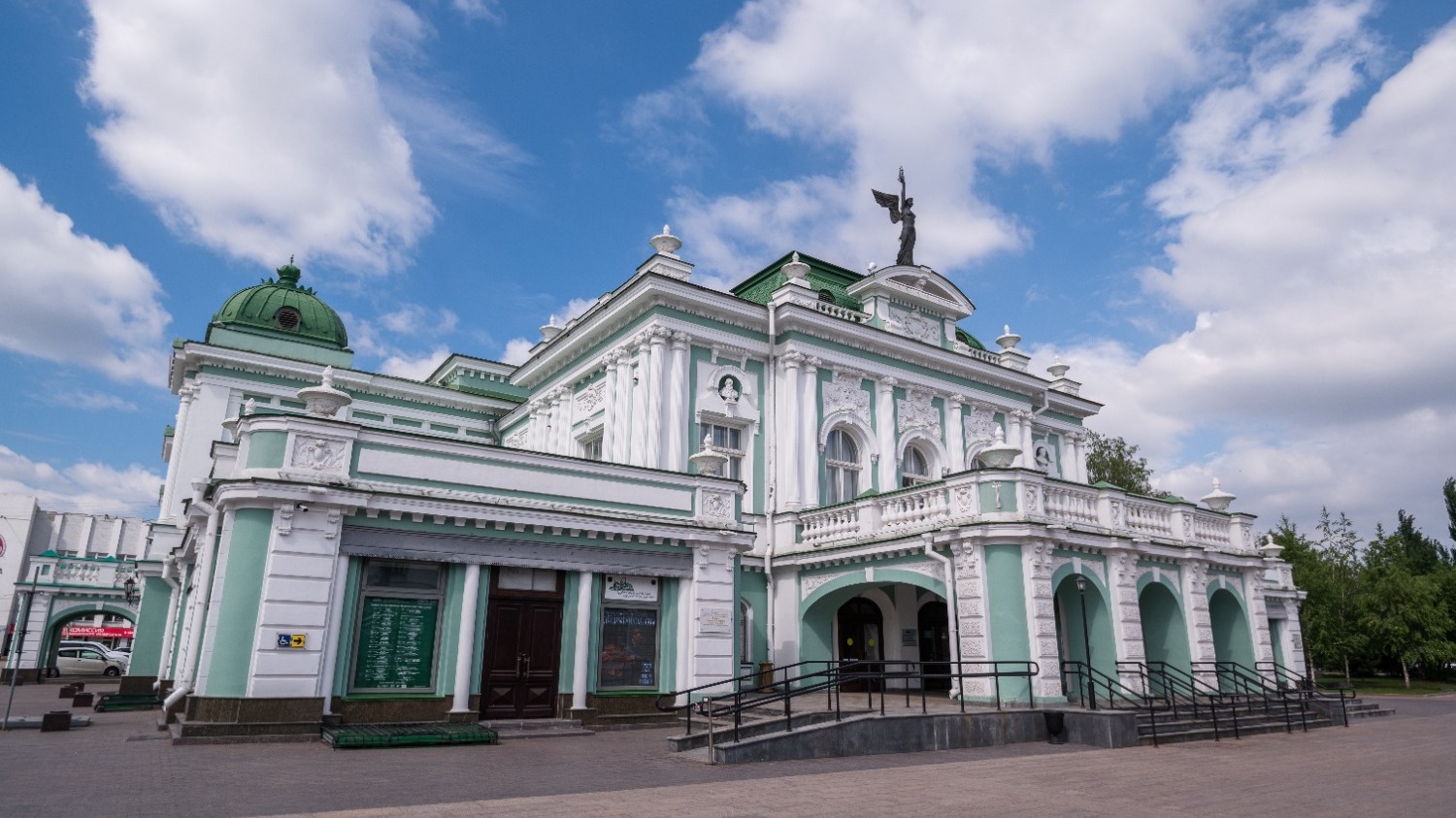 Драмтеатр в Омске