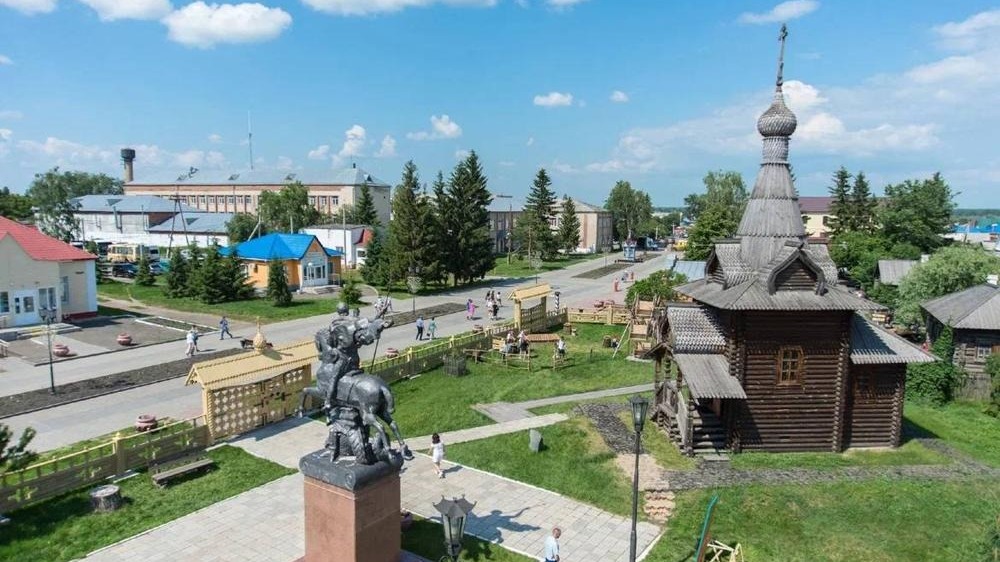 Виталий Хоценко поручил развивать туристические объекты в Большереченском районе