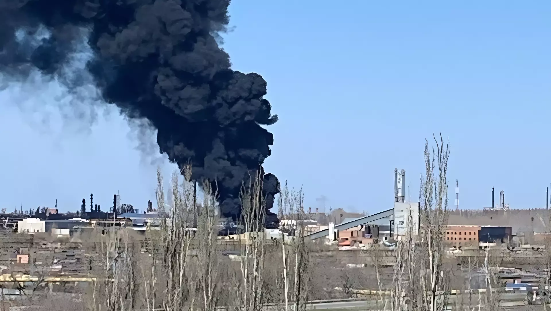 В омском Роспотребнадзоре рассказали о состоянии воздуха после пожара в Нефтяниках